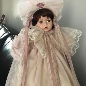Elsie Massey Vintage Victorian collectible doll